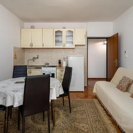 Апартаменты 1 Bedroom Amazing In