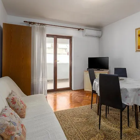 1 Bedroom Amazing In Apartamento *